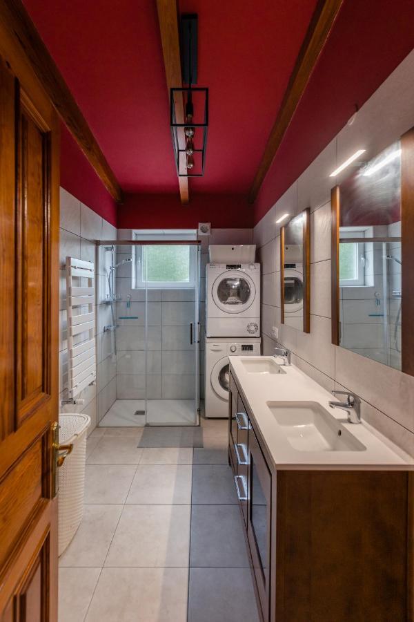 Maison Mialon: Country House Amidst Of Nature La Esperanza  Esterno foto